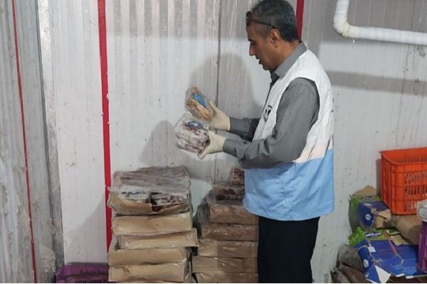 بیش از ۸۰۰ کیلوگرم فرآورده خام دامی در زاهدان معدوم شد بیش از ۸۰۰ کیلوگرم فرآورده خام دامی در زاهدان معدوم شد