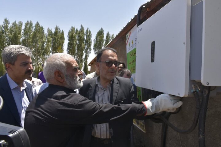 ۲ نیروگاه خورشیدی چاه آب کشاورزی در اراک به بهرهبرداری رسید
