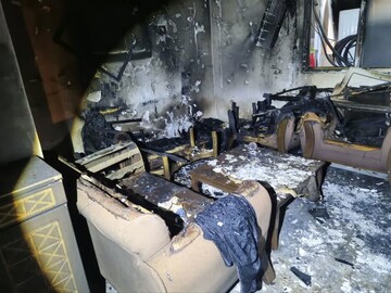 آتش‌سوزی صبحگاهی در یک مجتمع تجاری درگهان قشم مهار شد