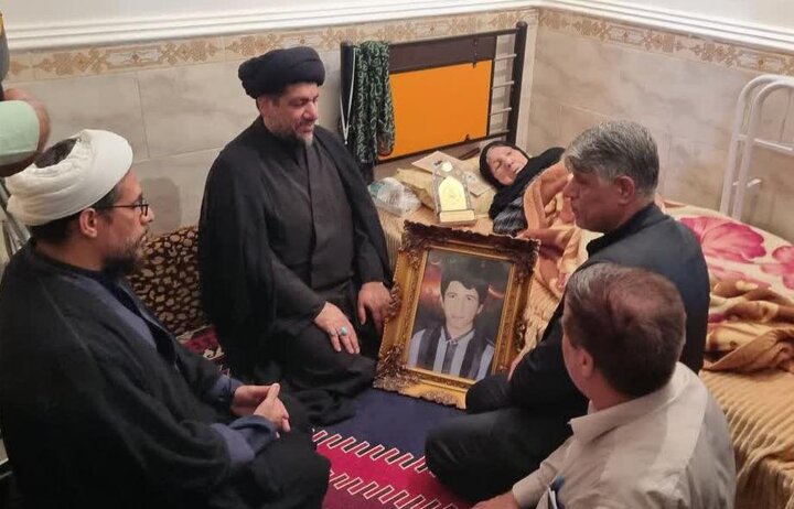 تکریم مادر شهید در گناوه تکریم مادر شهید در گناوه