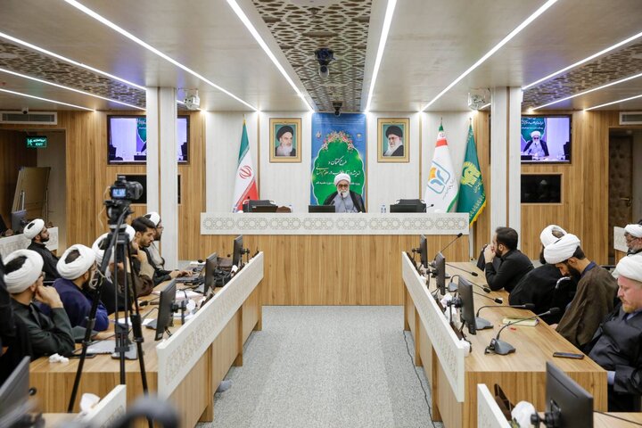 تقویت علم نافع و تهذیب نفس محور تحول در علوم انسانی است