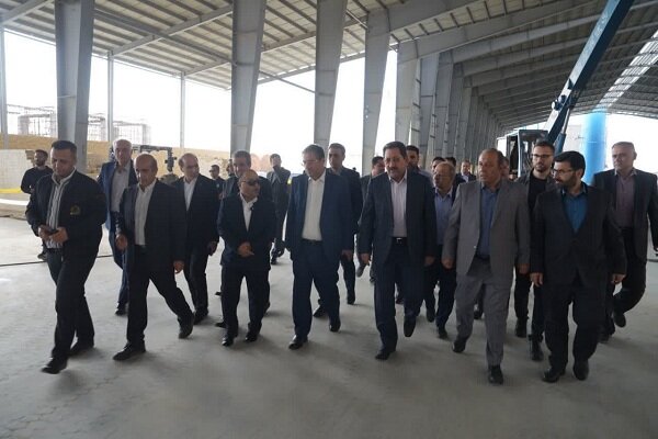 بازدید وزیر صمت از ۶ واحد صنعتی آذربایجان غربی
