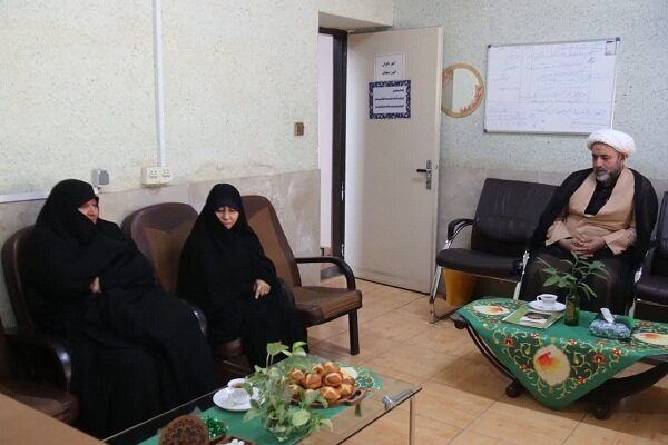 دیدار مدیرکل تبلیغات اسلامی آذربایجانغربی با همسر شهید مهدی باکری دیدار مدیرکل تبلیغات اسلامی آذربایجانغربی با همسر شهید مهدی باکری
