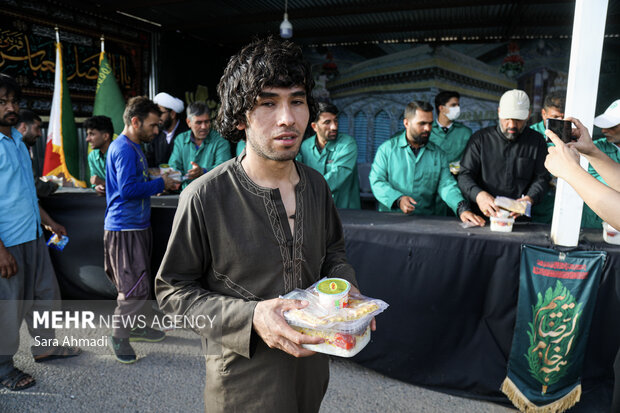 خدمت رسانی آستان قدس رضوی در مرز دوغارون
