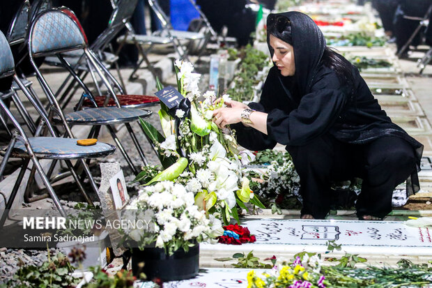 چهلمین روز قطعه 42 30