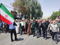 حضور گسترده مردم لار در راهپیمایی «جمعه خشم و نصر»