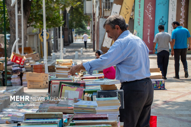 جمعه بازار کتاب در گرگان