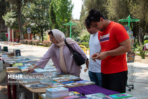 جمعه بازار کتاب در گرگان