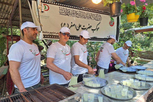 پذیرایی فدراسیون ورزش های همگانی از ورزشکاران در دل گرما + عکس
