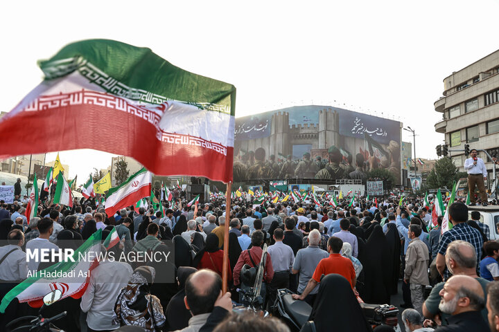 تجمع مردمی حمایت از عملیات«بشارت فتح» در تهران
