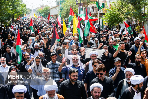 İran'da Gazze'deki soykırım protesto edildi İran'da Gazze'deki soykırım protesto edildi