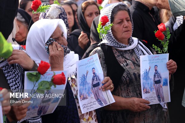 تشییع پیکر حمید مرادی در بهشت محمدی سنندج