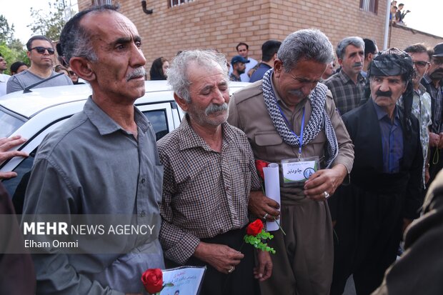تشییع پیکر حمید مرادی در بهشت محمدی سنندج