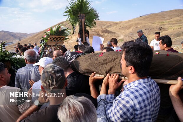 تشییع پیکر حمید مرادی در بهشت محمدی سنندج
