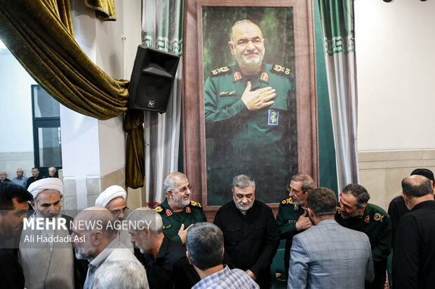 بزرگداشت چهلمین روز شهادت سردار سپهبد شهید حسین سلامی 10