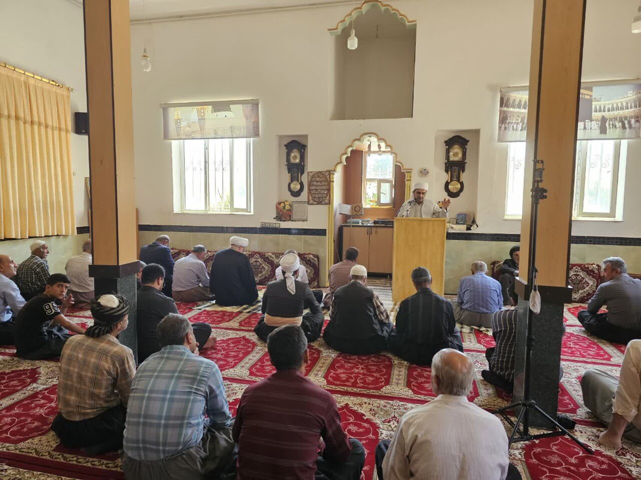 نماز جمعه محور وحدت و معنویت جامعه است