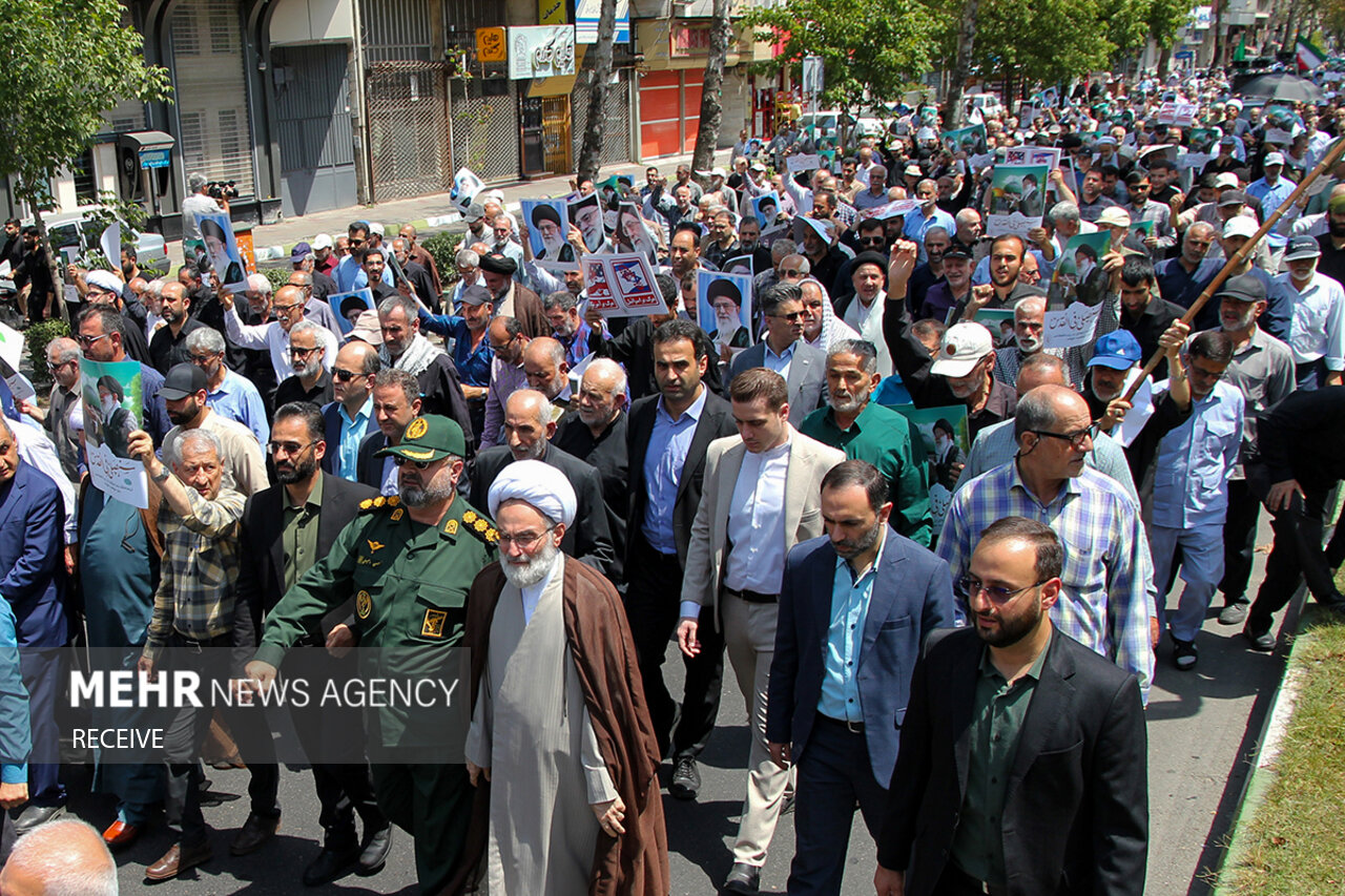 راهپیمایی «جمعه خشم و نصر» در رشت راهپیمایی «جمعه خشم و نصر» در رشت