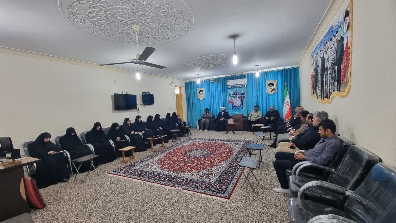 گردهمایی خادمان ستاد نماز جمعه در گناوه برگزار شد