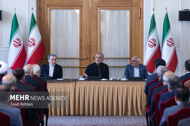 Pezeşkiyan: Afganistan’ı ziyaret etmeye hazırım Pezeşkiyan: Afganistan’ı ziyaret etmeye hazırım