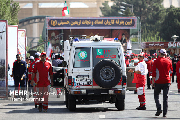 آیین بدرقه ناوگان امدادی و درمانی جمعیت هلالاحمر - اربعین ۱۴۰۴