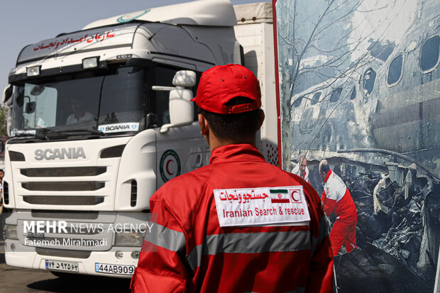 آیین بدرقه ناوگان امدادی و درمانی جمعیت هلالاحمر - اربعین ۱۴۰۴
