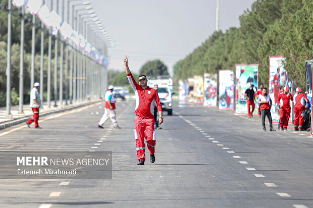 آیین بدرقه ناوگان امدادی و درمانی جمعیت هلالاحمر - اربعین ۱۴۰۴