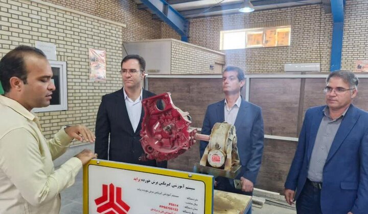 فنی و حرفهای در اشتغال جوانان تنگستان نقش مهمی دارد