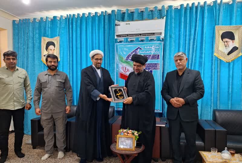 نماز جمعه محور وحدت بین آحاد جامعه است