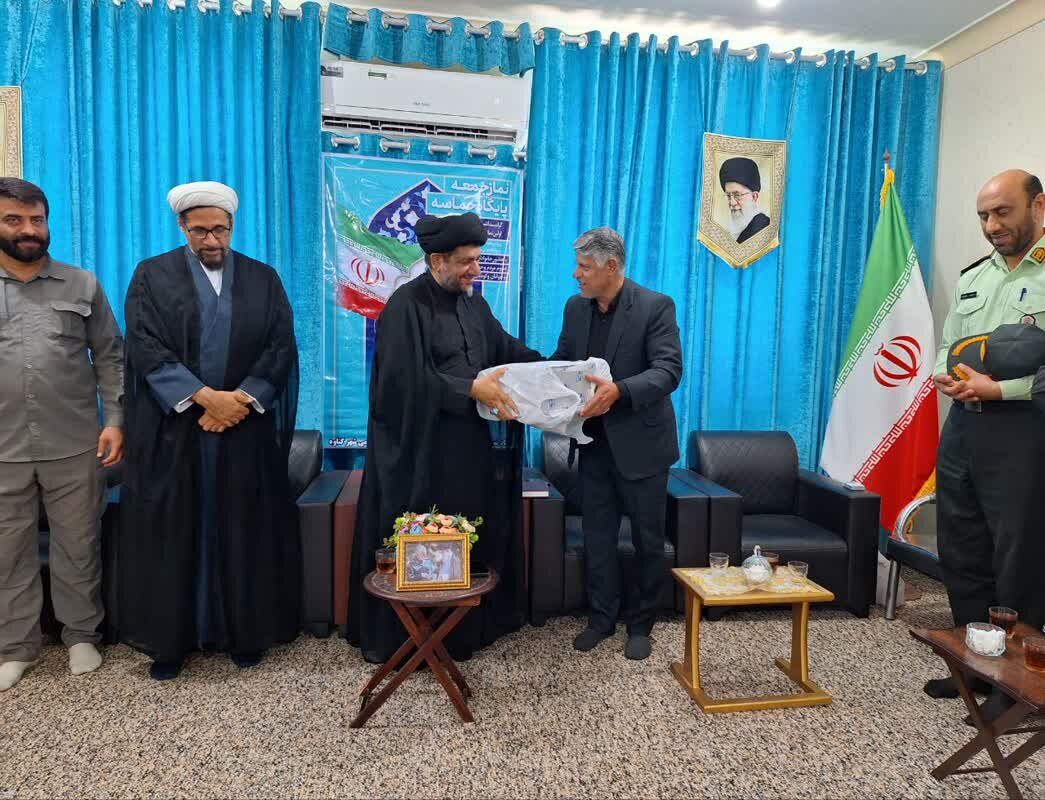 نماز جمعه محور وحدت بین آحاد جامعه است