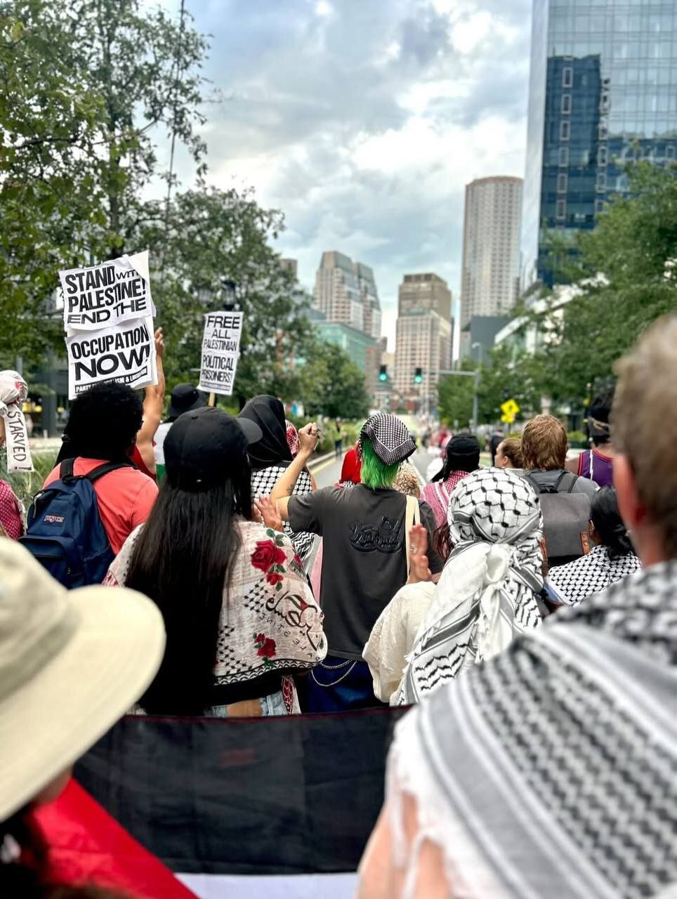 تظاهرات حامیان فلسطین مقابل دفتر گروه مشاوره «بوستون» آمریکا + تصاویر
