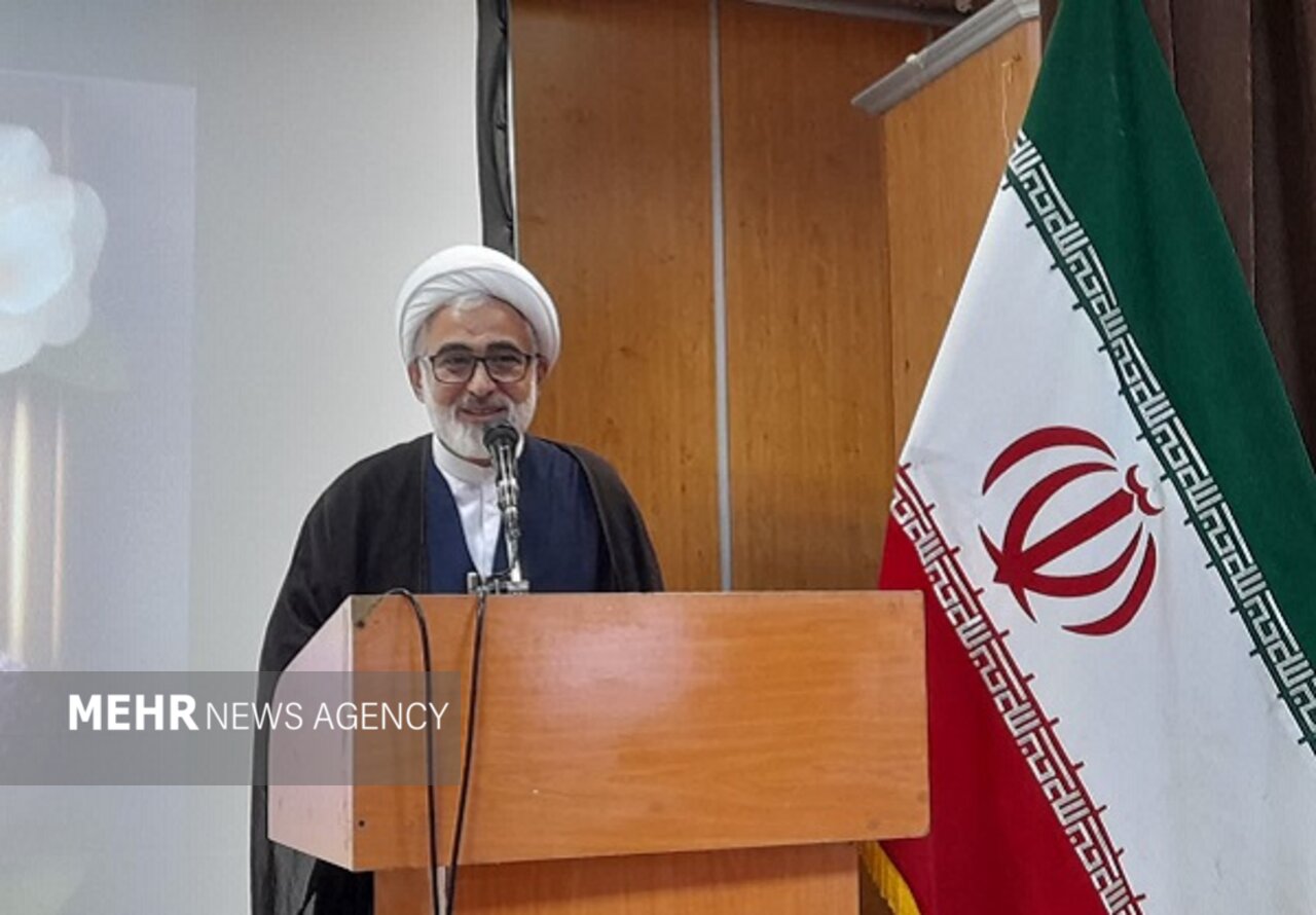 وحدت و انسجام تنها راه مقابله با توطئه دشمنان است