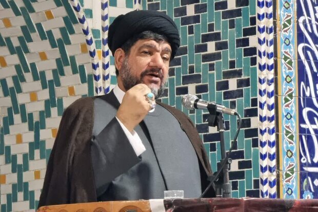 نماز جمعه پایگاه ترویج اندیشه‌های دینی و انقلابی است