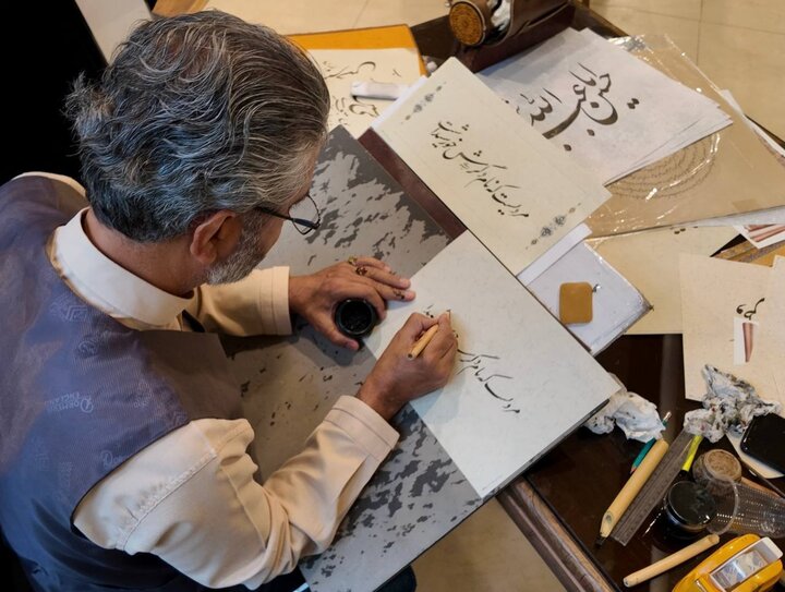 برج آزادی میزبان خوشنویسی زیارت عاشورا در کارگاه «ایران حسین»