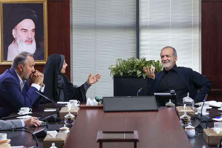 پزشکیان: در بلندمدت باید تمرکزمان بر گسترش حمل و نقل ریلی در کشور باشد