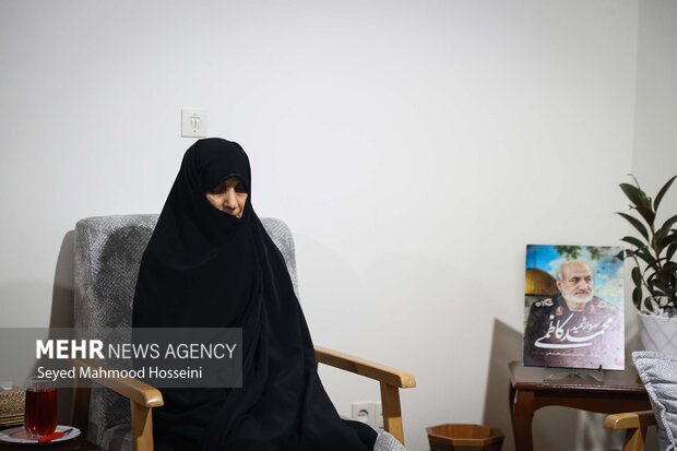 حضور رئیس مجلس شورای اسلامی در منزل سرلشکر شهید محمد کاظمی 15