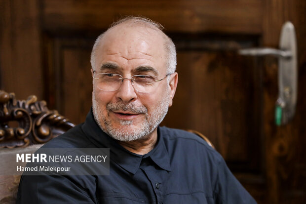 حضور رئیس مجلس در منزل سردار سرلشکر شهید غلامرضا محرابی 8