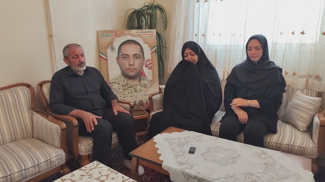 شهيد،پويا،پدر،خواهر،مادر،جنگ،ادامه،تماس،شهدا،احترام،زمان،شها ...