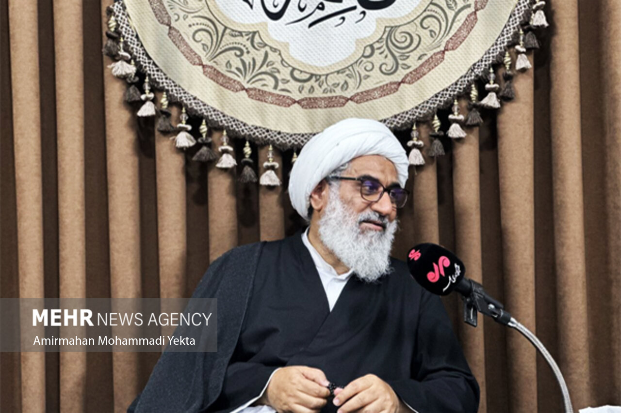 امروز جبهه حق و باطل پنجه در پنجه یکدیگر انداخته اند