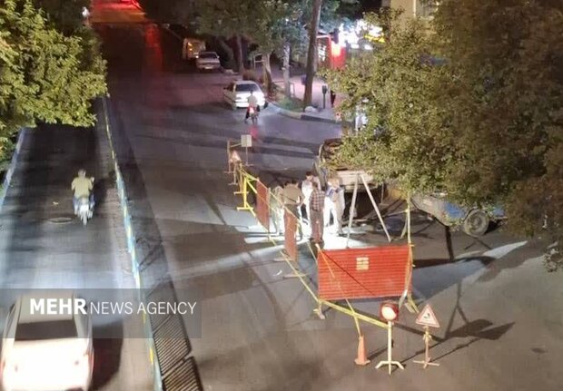 فروریزش خط فاضلاب خیابان بزرگمهر اصفهان؛ عملیات بازسازی انجام شد فروریزش خط فاضلاب خیابان بزرگمهر اصفهان؛ عملیات بازسازی انجام شد