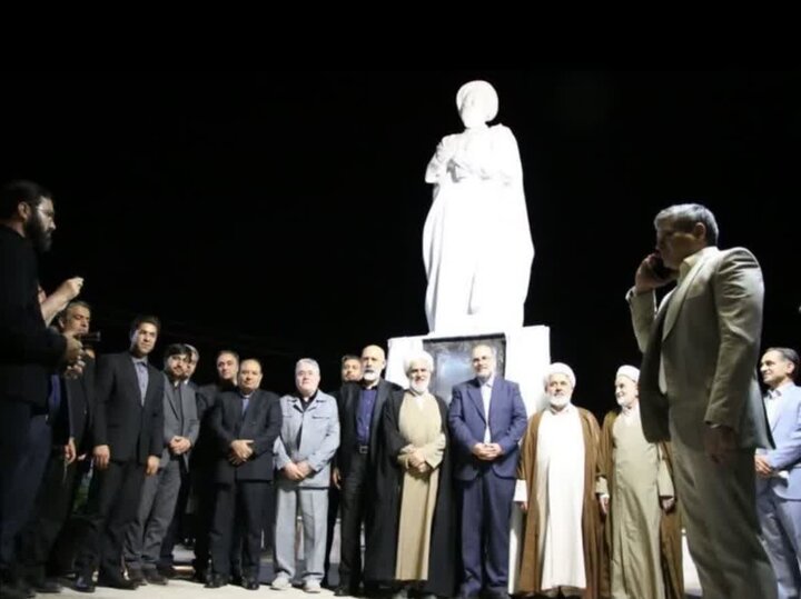 مجسمه مرحوم آیتالله سید یحیی جعفری در شهر کرمان رونمایی شد
