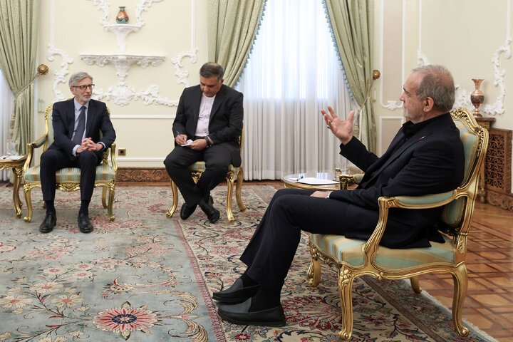 Pezeşkiyan: Savaş istemiyoruz, diyaloğa hazırız Pezeşkiyan: Savaş istemiyoruz, diyaloğa hazırız