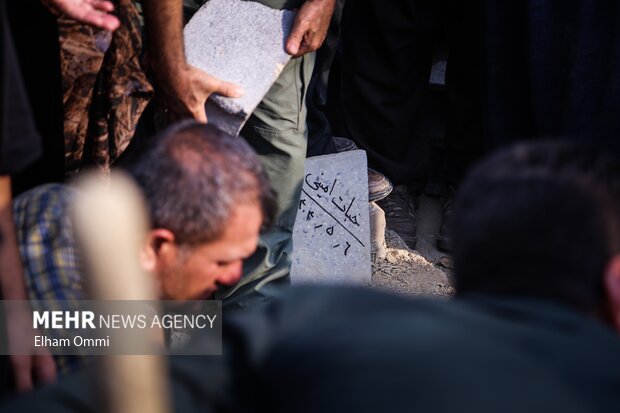 تشییع پیکر حافظ محیط زیست «خبات امینی» در سنندج تشییع پیکر حافظ محیط زیست «خبات امینی» در سنندج