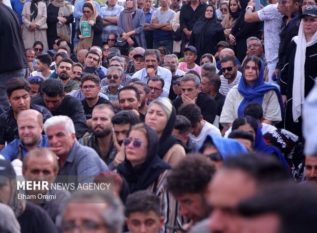 تشییع پیکر حافظ محیط زیست «خبات امینی» در سنندج