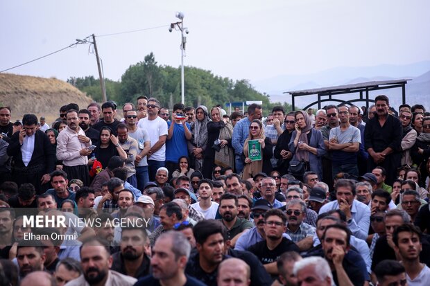 تشییع پیکر حافظ محیط زیست «خبات امینی» در سنندج