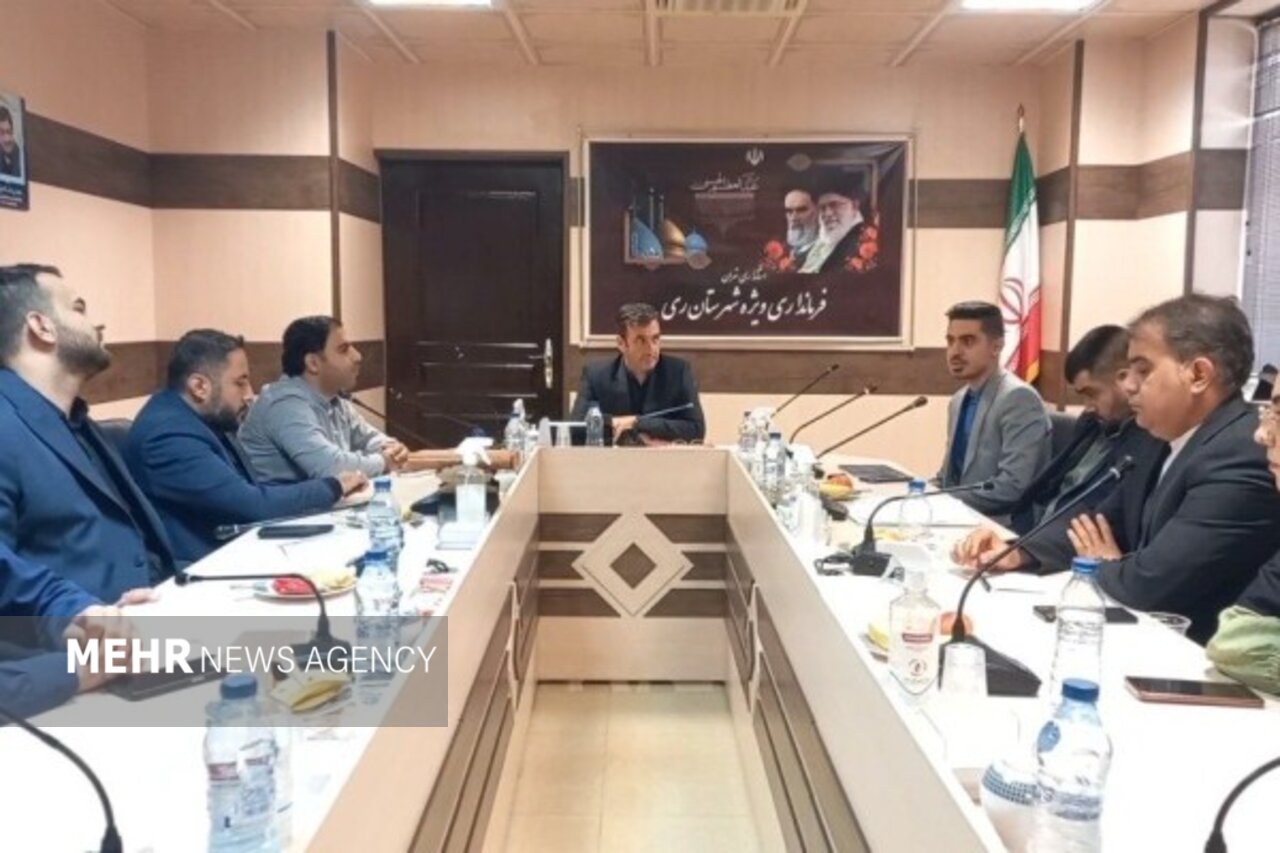 نشست هم‌اندیشی جوانان ری با فرماندار برگزار شد