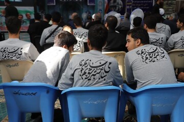 ضرورت تلاش برای پیشرفت و حفظ روحیه انقلابی