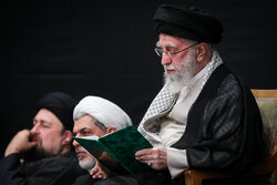 Leader at commemoration ceremony for martyrs of 12-day war