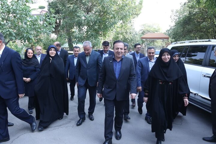 معاون رئیسجمهور وارد قزوین شد