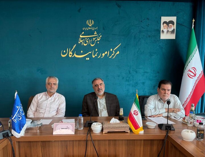 بررسی وضعیت احیای دریاچه ارومیه در نشست نمایندگان ادوار آذربایجان غربی