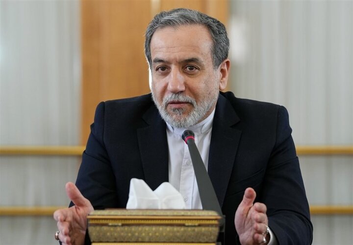 عراقجي يلتقي نظيره التركي والباكستاني